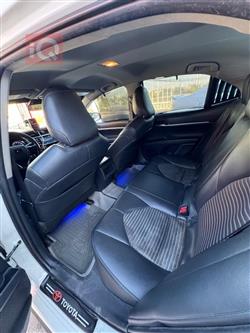 تۆیۆتا کامری